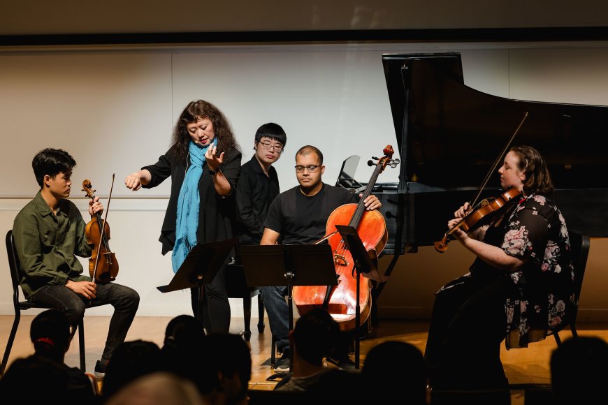 Wu Han working with Music@Menlo students | Courtesy of Music@Menlo