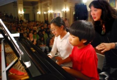Music @ Menlo: Wu Han coaching students