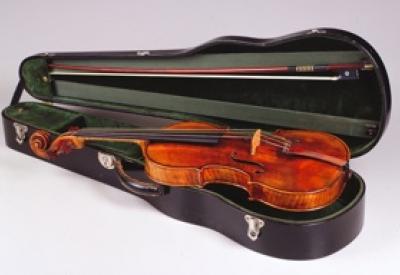Alexander Barantschik plays the 1742 Guarneri del Gesù 