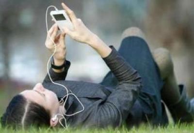 ipodgirl300x200.jpg
