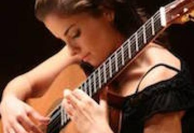 Ana Vidović will play the Omni Foundation Dynamite Guitars series