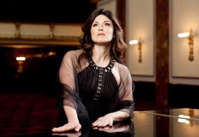 AnnaCaterina_Antonacci_header.jpg