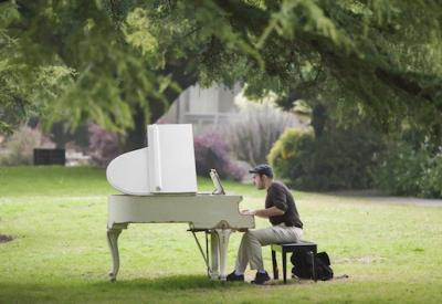 piano_news_flower_piano_header1.jpg
