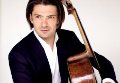 mtt-capucon-shotakovich-stravinsky_capucon-playing_mar12_san-francisco_1000x575_1.jpg