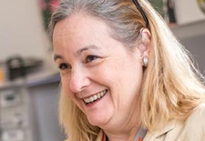 faculty_-_300px_-_susanne_mentzer.jpg