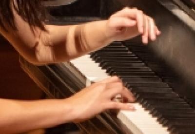 19-20-performance-calendar-piano.jpg