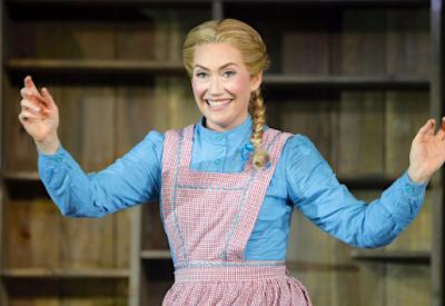 HeidiStoberasGretelinHanselandGretel.PhotoCoryWeaver_SanFranciscoOpera.JPG