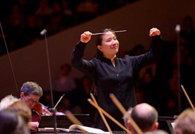 Eun_Sun_Kim_Conducting.jpg