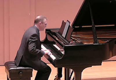 brian_connelly_-_feb_23_-_photo_by_rice_university_320x320.jpg