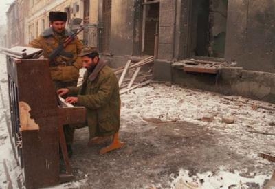 Lost_Pianos_Siberia_header.jpg