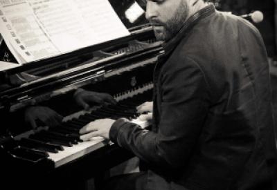 taylor-eigsti-at-home-concert-classical-320x320-px-.jpg