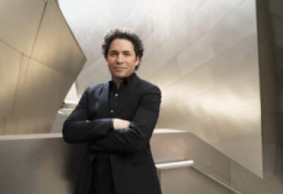cal-performances-gustavo-dudamel-1-smallz-raskind-400x267.jpg