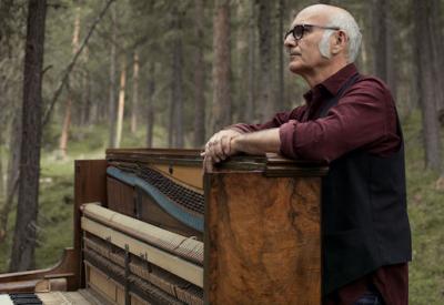 Ludovico_Einaudi_header_Ray_Tarantino.jpg