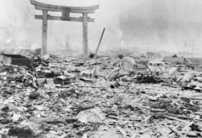 nagasaki_ruins_by_yosuke_yamahata.jpg