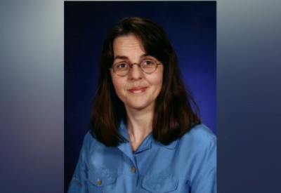 headshot of Laura Prichard.