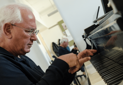 Paul Hersh will lead discussions about essential piano repertoire with four pianist-colleagues. 