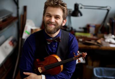 Award-winning violinist and producer Johnny Gandelsman developed This Is America, a new commissioning and recording project featuring over twenty new works for solo violin, written by American and US-based artists.