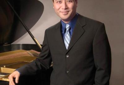 Jon Nakamatsu performs Grieg's Piano Concerto with Symphony San Jose. Photo by Christine Steine. 