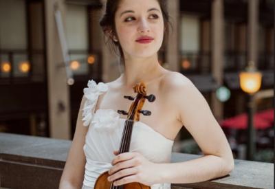 María Dueñas, violin
