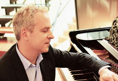 Jeremy Denk performs Sunday, February 12, 2023 in Hertz Hall. (credit: Jaeha Yi)