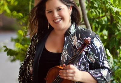 Juliana Athayde, violin