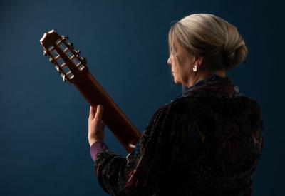 Raphaella Smits guitarist