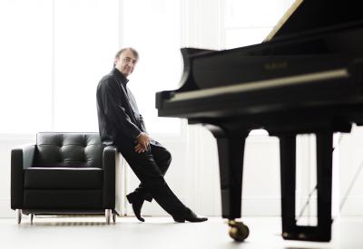 Jean-Efflam Bavouzet
