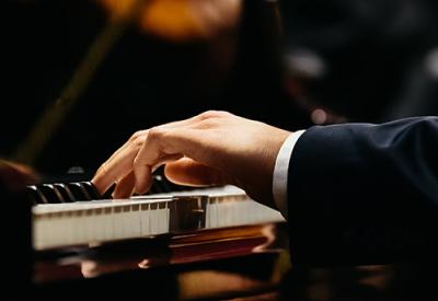 photo of concert pianist's hand