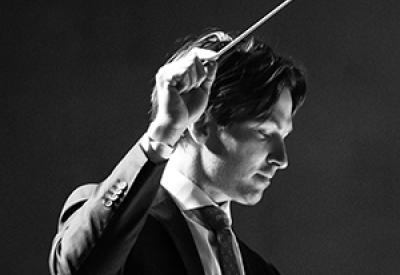 photo of conductor Brad Hogarth