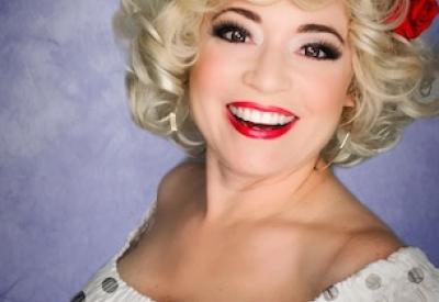 Kim Eberhardt presents Holly Dolly Christmas