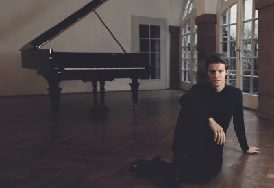 Florian Noack performs for Steinway Society - The Bay Area stage on Saturday, April 26 at 7:30 pm at the Visual and Performing Arts Center at De Anza College in Cupertino. Photo by Danilo Floreani..