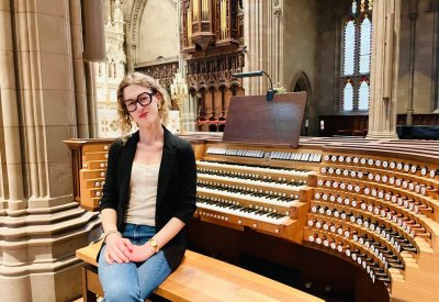 Concert organist Mina Marie Jelinek 