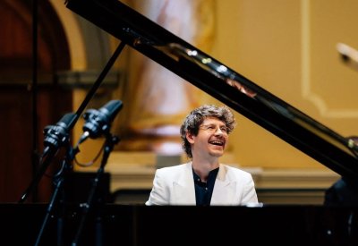 Pavel Kolesnikov returns to the Steinway Society stage. Photo by Samuel Graves. 