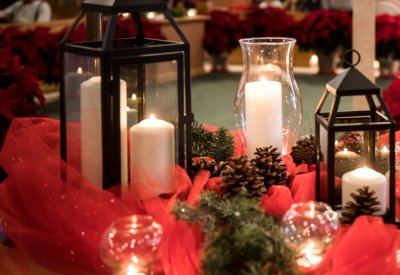 photo of lanterns in holiday setting