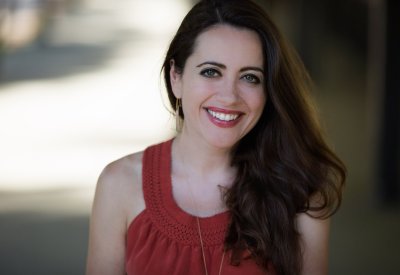 Soprano Amanda Forsythe sings with Voices of Music