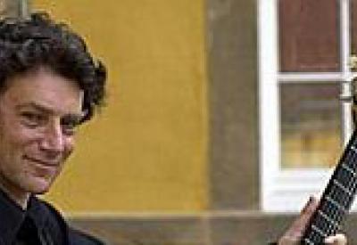 Classical guitarist David Tanenbaum