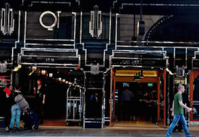 Entrance-of-the-QT-Hotel.png