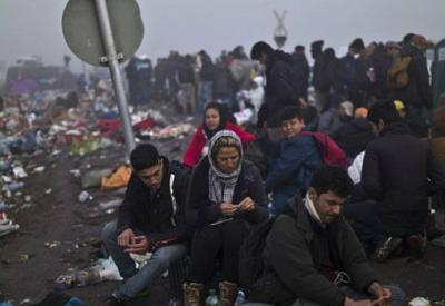 Refugees-header.jpg