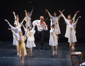 Paganini (Damir Emric) surrounded by Divine Spirits
