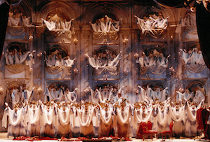 Angels abound in the Carsen production of <em>Mefistofele</em> Angels abound in the Carsen production of <em>Mefistofele</em>
