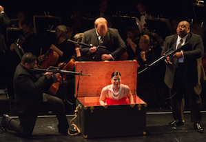 At the Schwabacher concert: Pene Pati, Thomas Richards, Issachah Savage keep watch over Zanda Švede