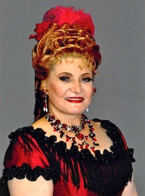 Alexandra Nehra in <em>Die Fledermaus</em>