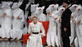 Bayreuth Ortrud (Annette Dasch) and Telramund (Georg Zeppenfeld), with the chorus of rats