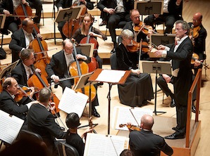 The Cleveland Orchestra and Franz Welser-Möst<br>Photo by Roger Mastroianni Cleveland Orchestra