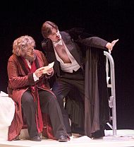 Brian Thorsett (Faust) and<br>Kirk Eichelberger (Méphistophélès)<br>Photos by Robert Shomler