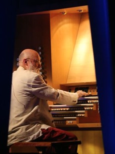 Terry Riley's "In C" shows the West<br>can be different, especially when<br>it looks left (to Asia)