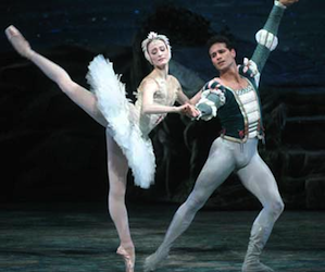 Carreño in <em>Swan Lake</em> at the Met, his last NY performance for ABT Carreño