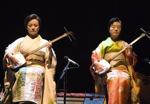 Chizuru and Satomayu Kineya playing the shamisen